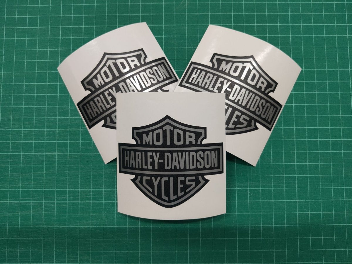 สติ๊กเกอร์สีทอง และสติ๊กเกอร์สีเงิน พิมพ์หรูหรา เพิ่มมูลค่าสินค้า เหมาะสำหรับฉลากบรรจุภัณฑ์ งานพรีเมียม และงานตกแต่ง