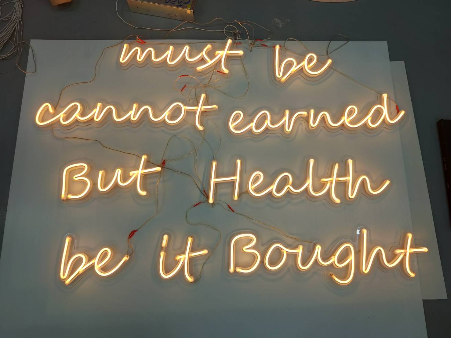 ป้ายไฟนีออน Neon Sign สีสันสดใส ดัดโค้งตามแบบ สวยงามสะดุดตา เหมาะสำหรับร้านอาหาร คาเฟ่ บาร์ และงานตกแต่ง