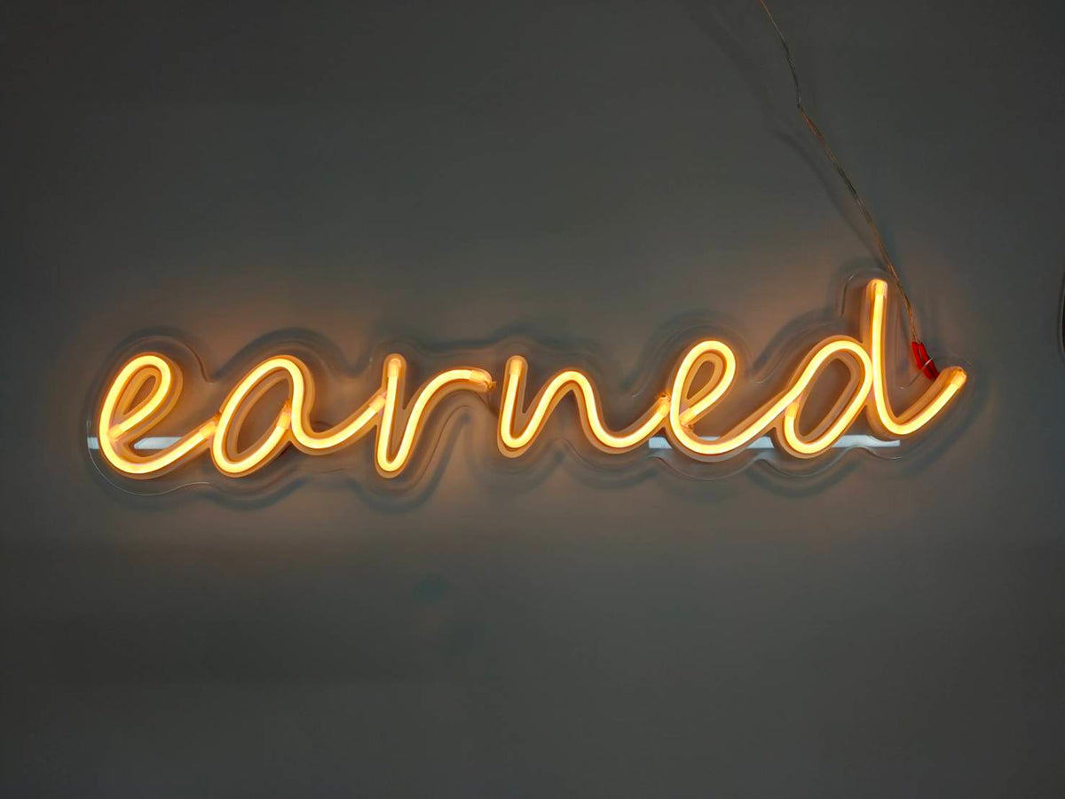 ป้ายไฟนีออน Neon Sign สีสันสดใส ดัดโค้งตามแบบ สวยงามสะดุดตา เหมาะสำหรับร้านอาหาร คาเฟ่ บาร์ และงานตกแต่ง