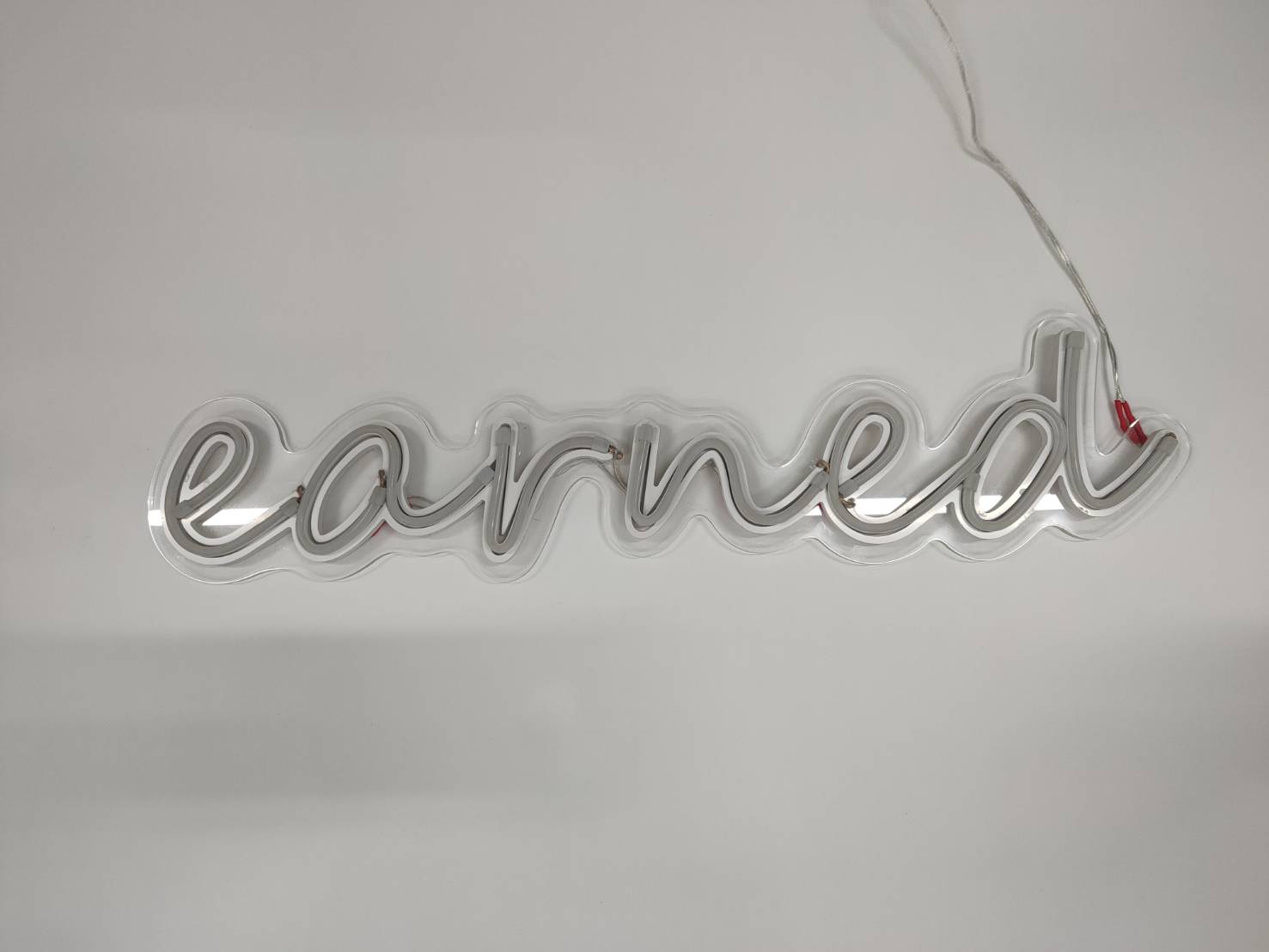 ป้ายไฟนีออน Neon Sign สีสันสดใส ดัดโค้งตามแบบ สวยงามสะดุดตา เหมาะสำหรับร้านอาหาร คาเฟ่ บาร์ และงานตกแต่ง