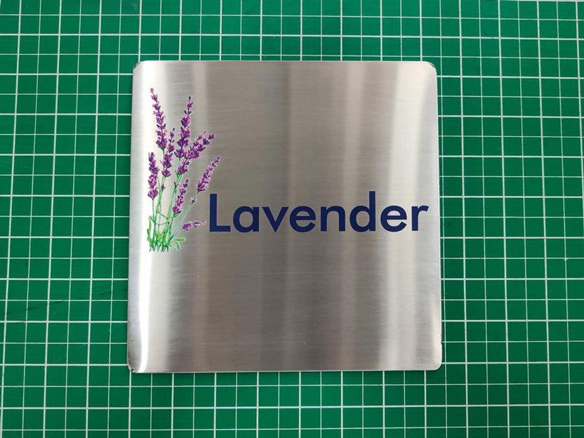 พิมพ์สกรีนยูวี รับสกรีนโลโก้ Print UV Inkjet งานพิมพ์คมชัด ทนทาน เหมาะสำหรับวัสดุหลากหลาย เช่น ไม้ โลหะ และอะคริลิค