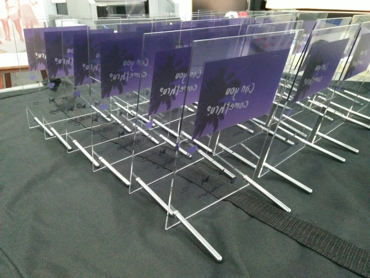 ป้ายอะคริลิคตั้งโต๊ะ และกรอบรูปอะคริลิคใส พิมพ์คมชัด ดีไซน์หรูหรา เหมาะสำหรับป้ายราคา เมนูร้านอาหาร และงานตกแต่ง