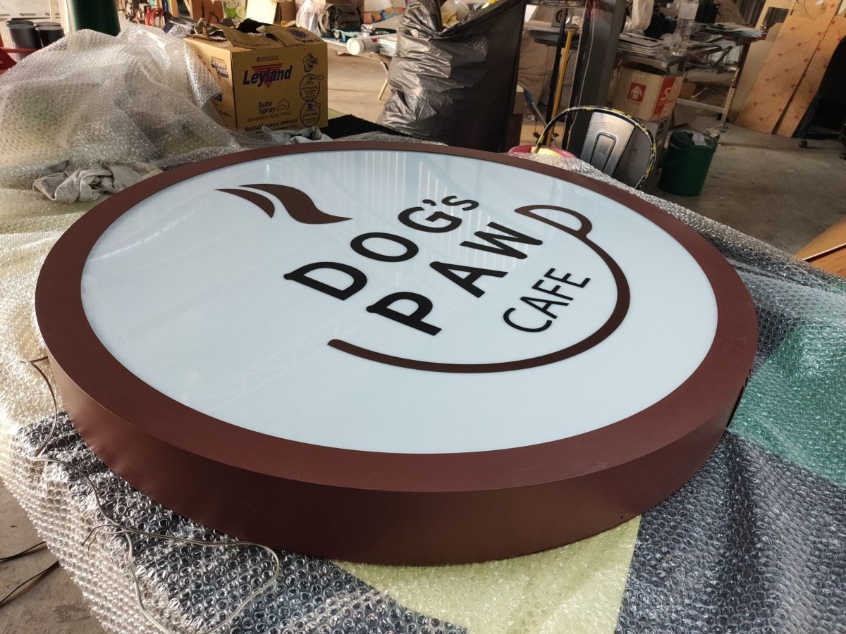 ป้ายไฟร้านกาแฟ  กรอบทำสีพิเศษ ป้ายไฟร้านคาเฟ่ ป้ายไฟวงกลม ติดหน้าร้าน