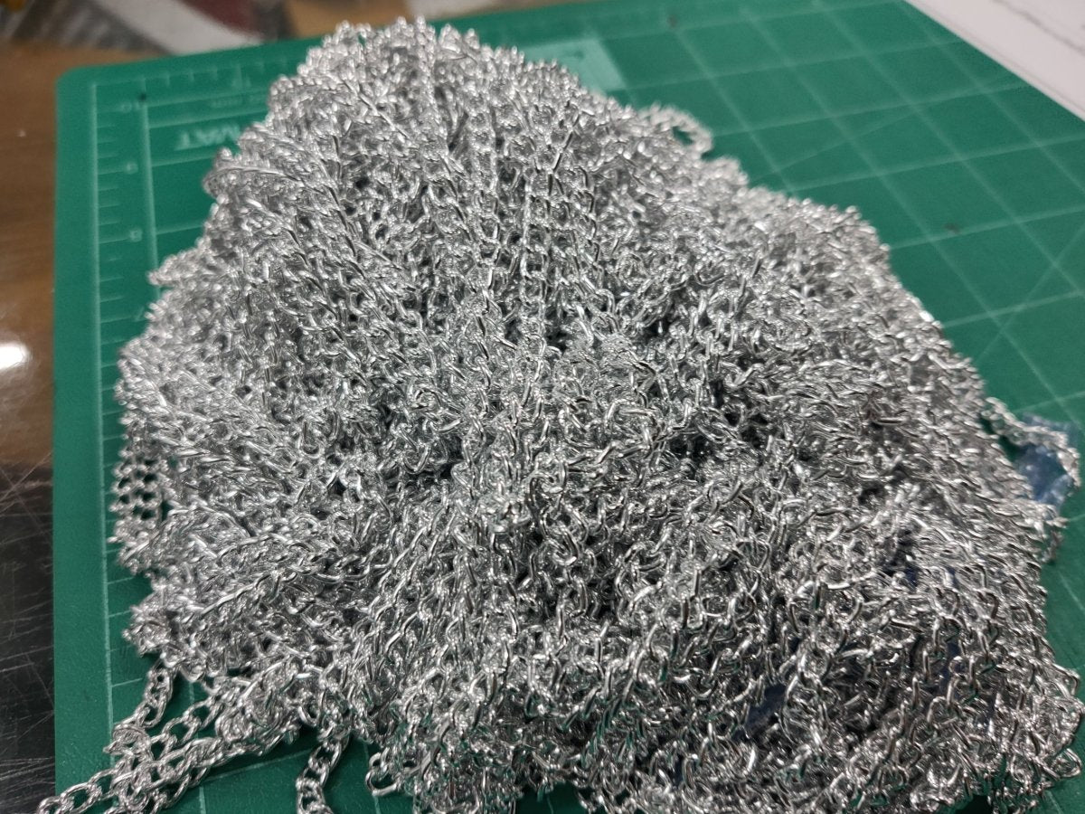 ป้ายแขวน ป้ายคล้องโซ่ และป้ายห้อย พิมพ์คมชัด แข็งแรง ใช้งานสะดวก เหมาะสำหรับป้ายร้านค้า ป้ายประชาสัมพันธ์ และงานอีเวนต์