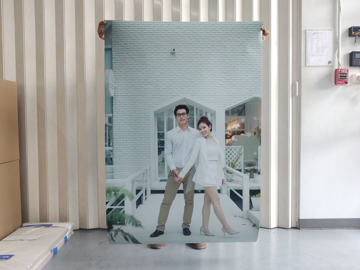 พิมพ์โปสเตอร์โฆษณาสินค้า Poster Ad โปสเตอร์ขนาดใหญ่ พิมพ์คมชัด สีสด เหมาะสำหรับงานโปรโมชัน โฆษณา และตกแต่งร้าน