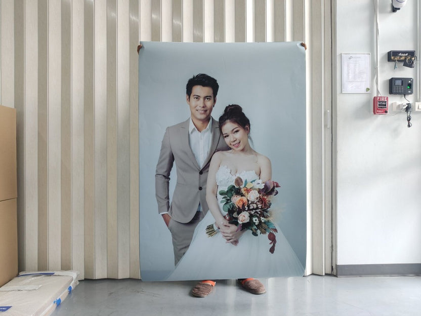 พิมพ์โปสเตอร์โฆษณาสินค้า Poster Ad โปสเตอร์ขนาดใหญ่ พิมพ์คมชัด สีสด เหมาะสำหรับงานโปรโมชัน โฆษณา และตกแต่งร้าน