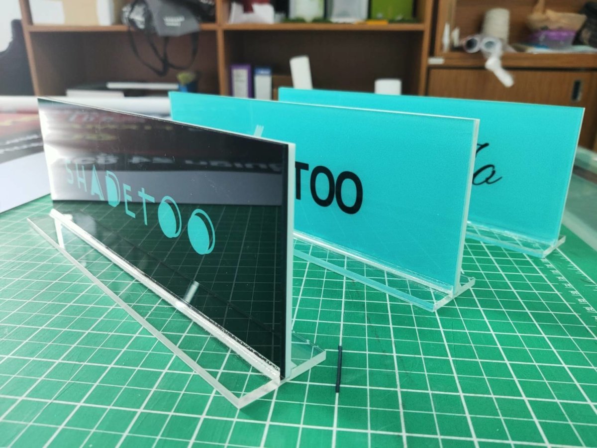 ป้ายอะคริลิคตั้งโต๊ะ และกรอบรูปอะคริลิคใส พิมพ์คมชัด ดีไซน์หรูหรา เหมาะสำหรับป้ายราคา เมนูร้านอาหาร และงานตกแต่ง