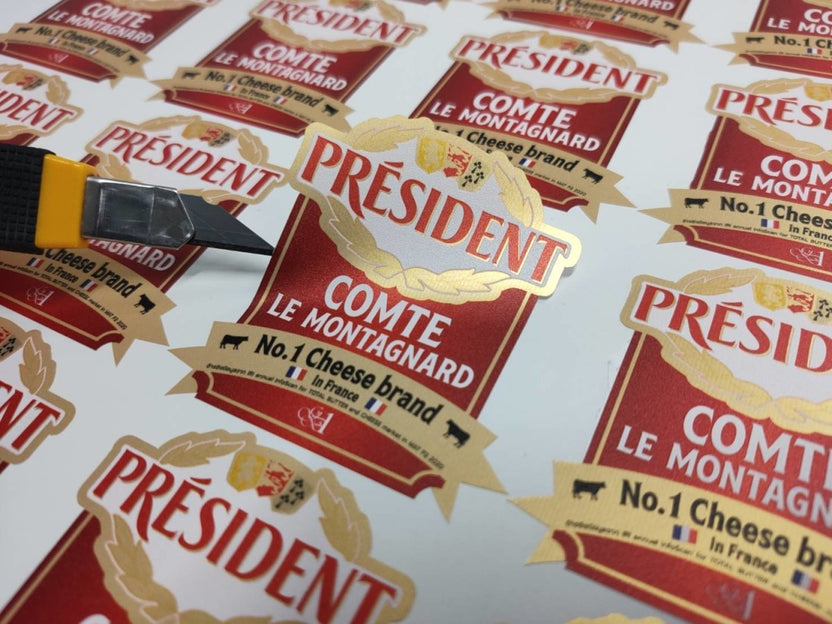 สติ๊กเกอร์ฉลากสินค้า สีทอง สีเงิน พิมพ์หรูหรา เพิ่มมูลค่าแบรนด์ เหมาะสำหรับบรรจุภัณฑ์ สินค้าพรีเมียม และงานโปรโมชัน