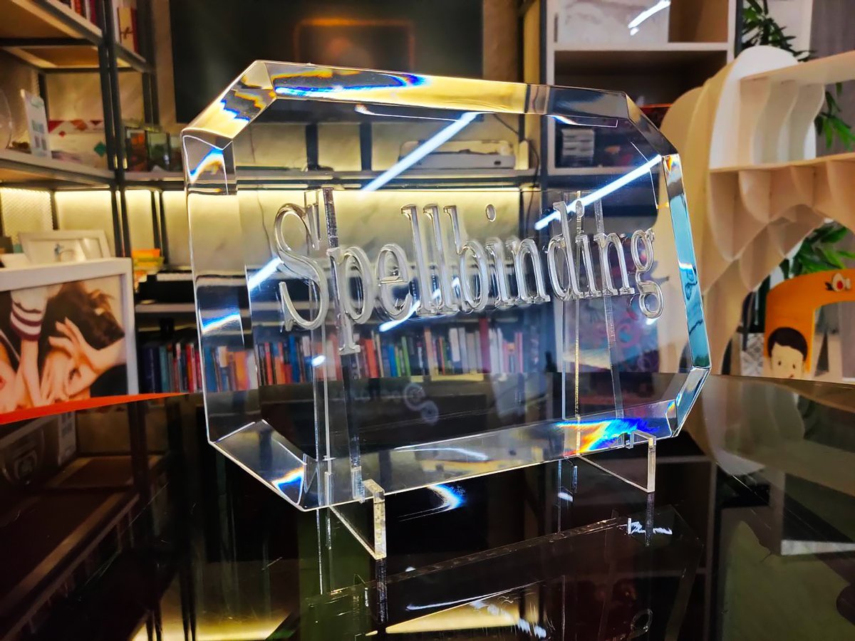 โล่รางวัล Acrylic Trophy Award อะคริลิคใส พิมพ์คมชัด ดีไซน์หรูหรา เหมาะสำหรับงานมอบรางวัล เกียรติยศ การแข่งขัน และงานองค์กร