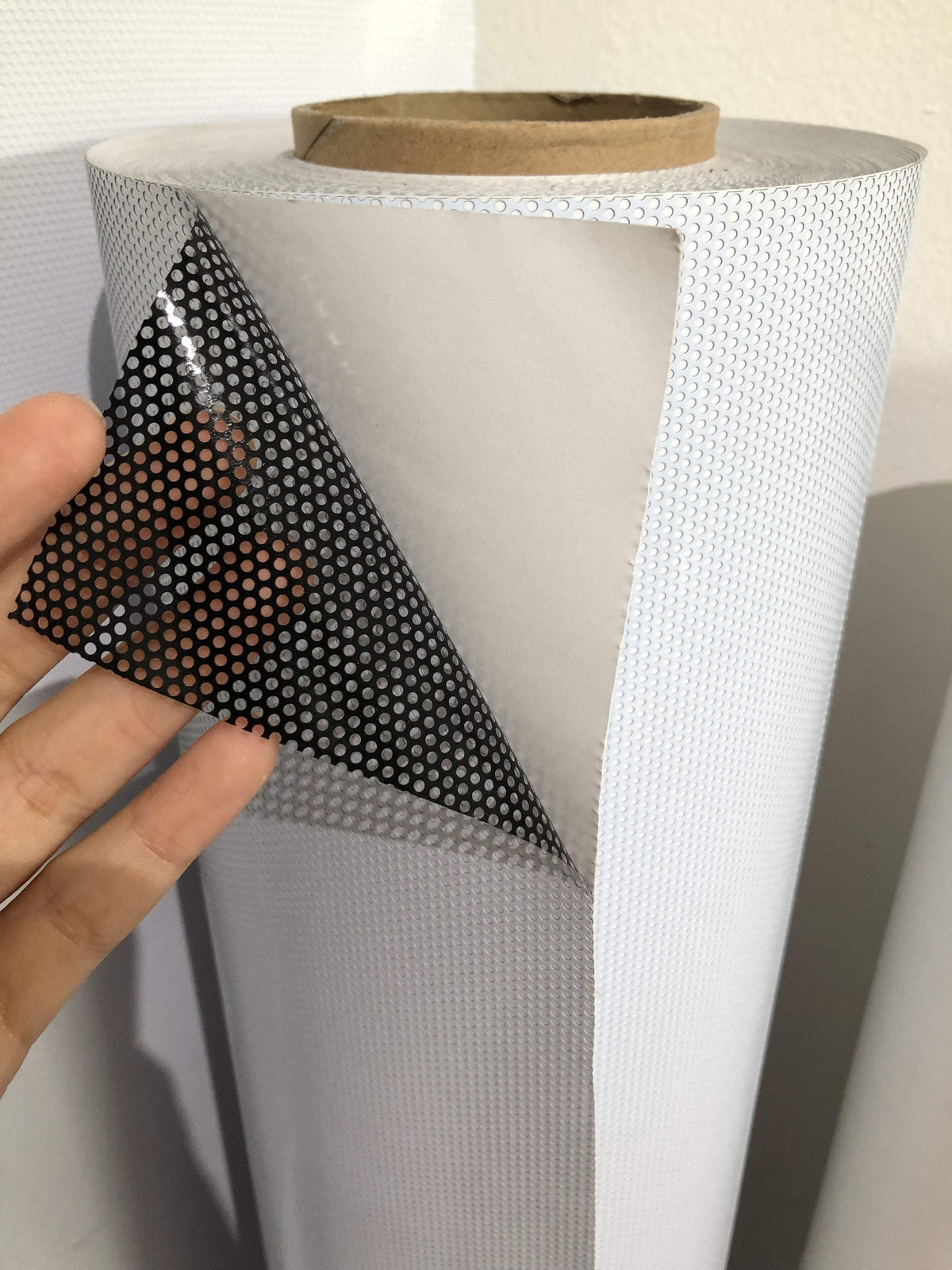 สติ๊กเกอร์ซีทรู See-through One Way Vision มองทะลุจากด้านในได้ พิมพ์คมชัด เหมาะสำหรับติดกระจกอาคารและรถยนต์