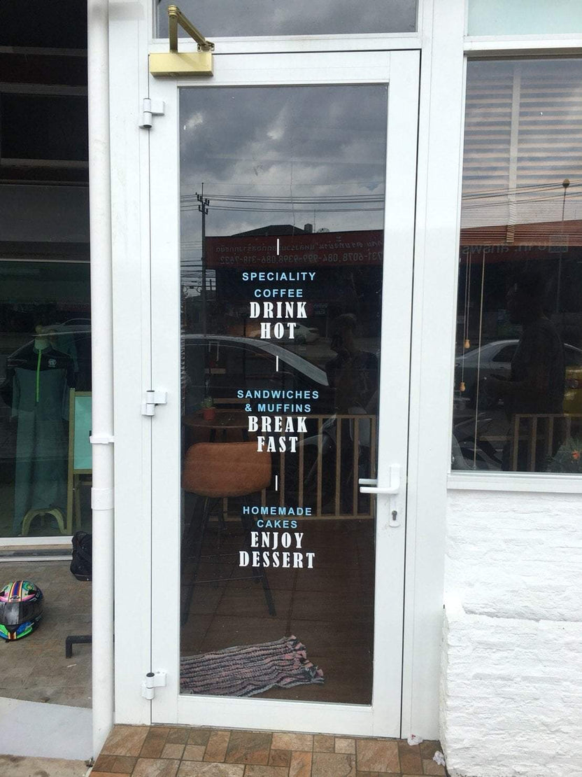 สติ๊กเกอร์ติดกระจก ทึบแสง กันแดด และโปร่งแสง พิมพ์คมชัด ช่วยลดแสงแดด เพิ่มความเป็นส่วนตัว เหมาะสำหรับอาคารและร้านค้า