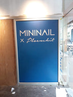 สติ๊กเกอร์ติดกระจก ทึบแสง กันแดด และโปร่งแสง พิมพ์คมชัด ช่วยลดแสงแดด เพิ่มความเป็นส่วนตัว เหมาะสำหรับอาคารและร้านค้า