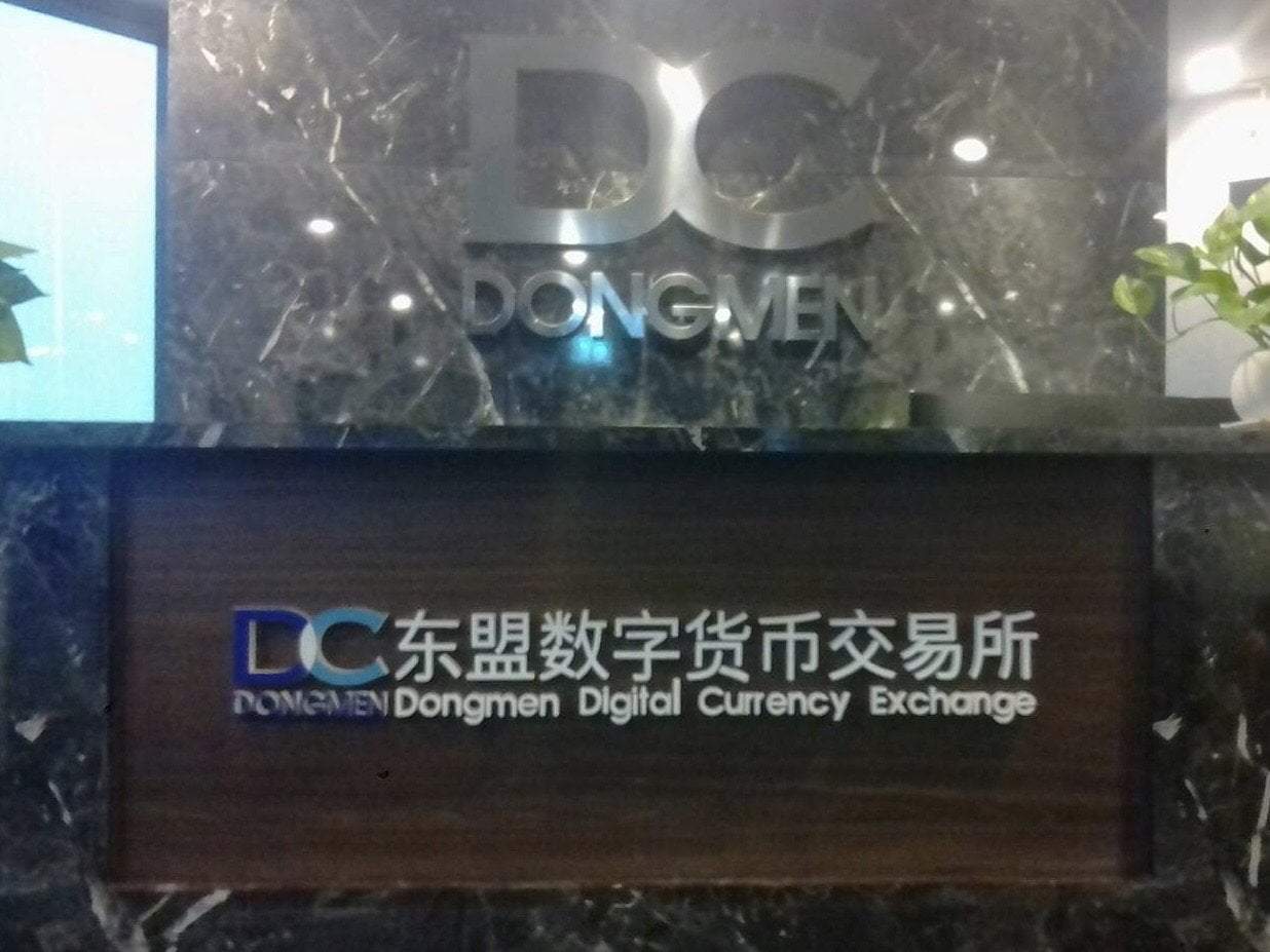 ป้ายตัวอักษรสแตนเลส Stainless Steel Letter Signage หรูหรา แข็งแรง ทนทาน เหมาะสำหรับป้ายบริษัท อาคาร และงานตกแต่ง