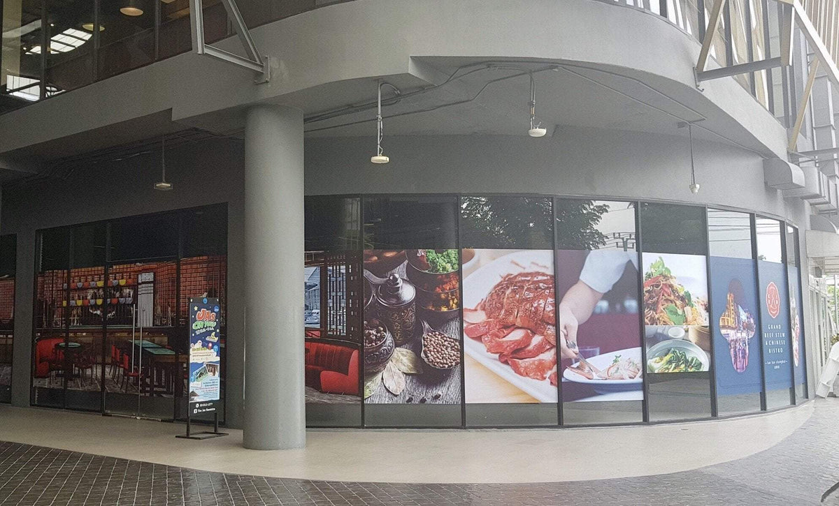 สติ๊กเกอร์และป้ายปิดปรับปรุงร้าน Coming Soon พิมพ์คมชัด สีสด เหมาะสำหรับติดหน้าร้าน โครงการใหม่ และงานรีโนเวท