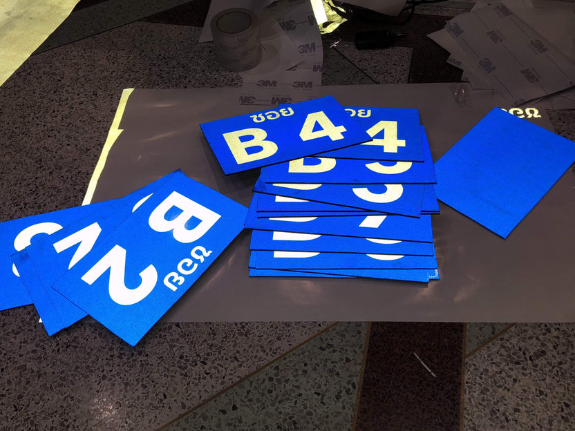 สติ๊กเกอร์สะท้อนแสง 3M Reflective Sticker คุณภาพสูง มองเห็นชัดเจน เหมาะสำหรับป้ายจราจร ความปลอดภัย และงานตกแต่งรถ