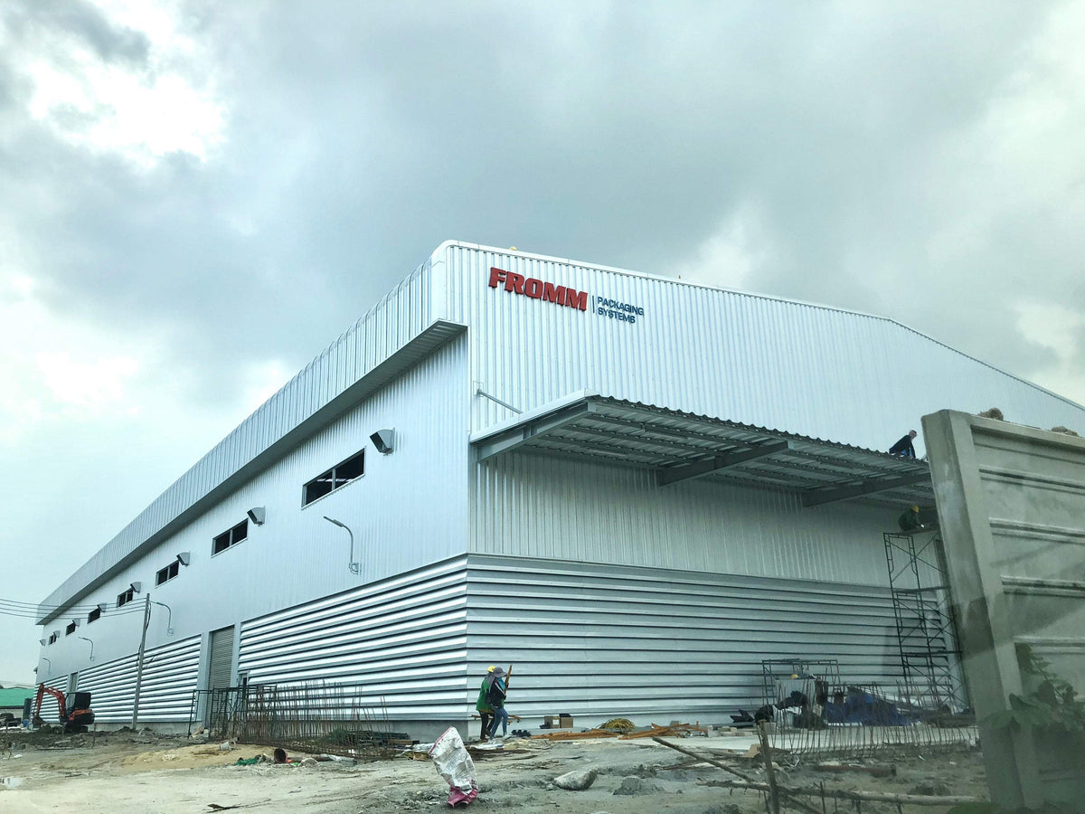 ป้ายอักษรโลหะ และป้ายโลโก้ ดีไซน์หรูหรา แข็งแรง ทนทาน เหมาะสำหรับป้ายบริษัท ร้านค้า และงานตกแต่งอาคาร