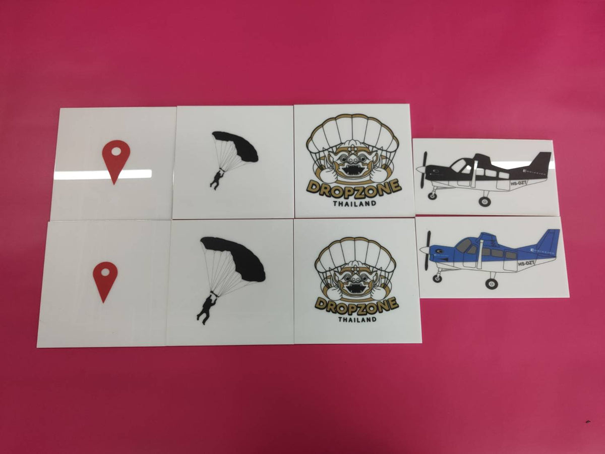 พิมพ์สกรีนยูวี รับสกรีนโลโก้ Print UV Inkjet งานพิมพ์คมชัด ทนทาน เหมาะสำหรับวัสดุหลากหลาย เช่น ไม้ โลหะ และอะคริลิค