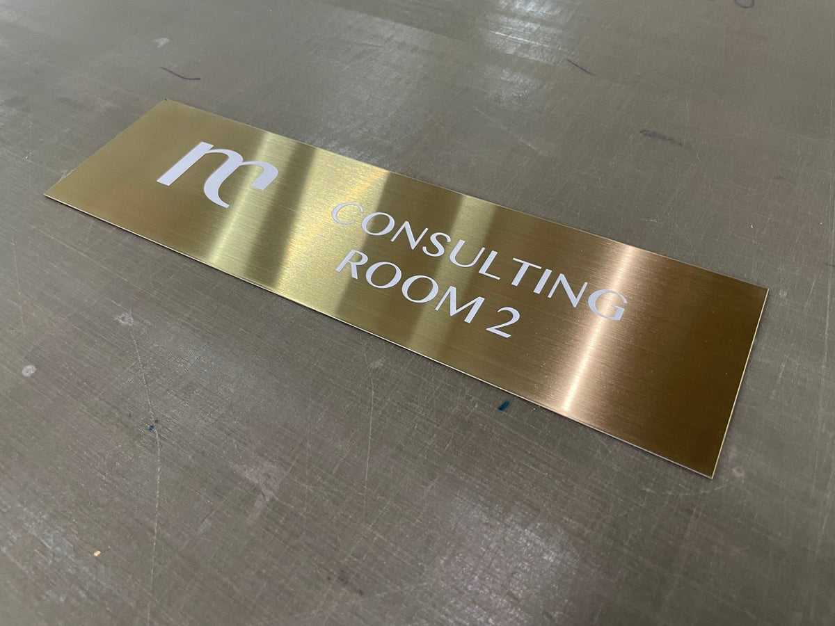 ป้ายโรงแรม ดีไซน์หรูหรา แข็งแรง ทนทาน เหมาะสำหรับโรงแรม รีสอร์ท และธุรกิจท่องเที่ยว