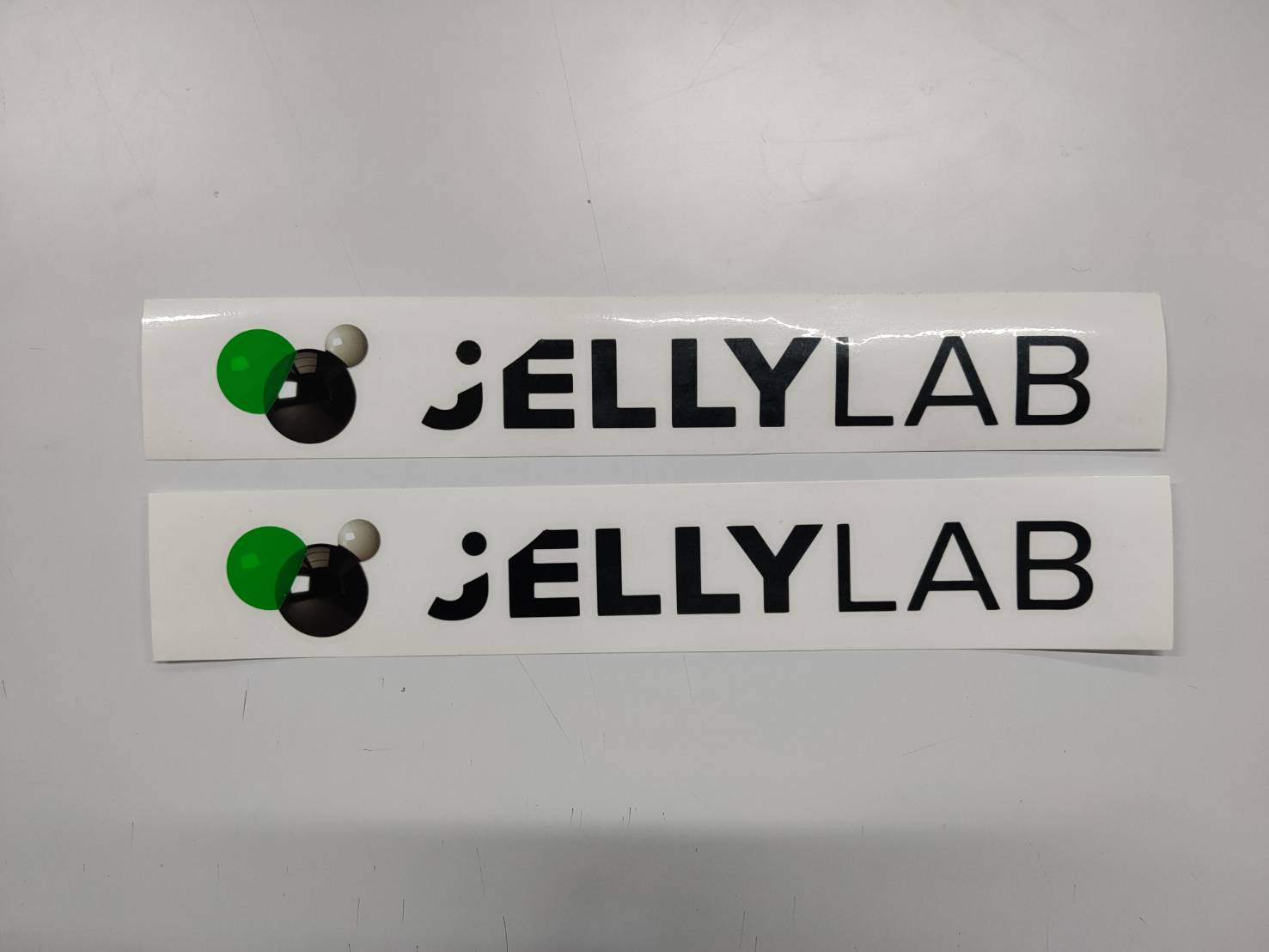 สติ๊กเกอร์กันน้ำ สติ๊กเกอร์ PVC PP สติ๊กเกอร์ไดคัท - Octopus Media Solutions