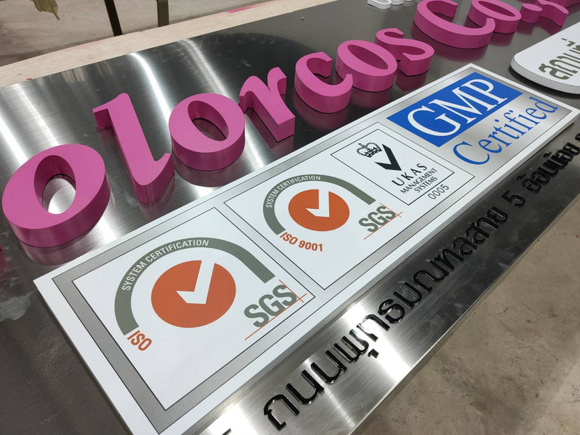 ป้ายตัวอักษรสแตนเลส Stainless Steel Letter Signage หรูหรา แข็งแรง ทนทาน เหมาะสำหรับป้ายบริษัท อาคาร และงานตกแต่ง