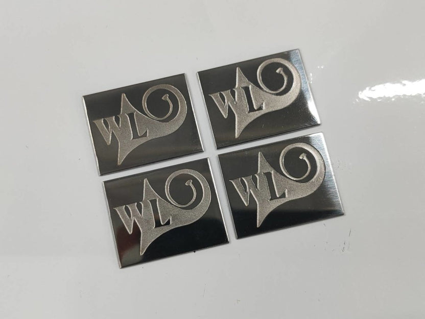 ป้ายสแตนเลสกัดกรด Etched Stainless Signage ตัวอักษรคมชัด หรูหรา ทนทาน เหมาะสำหรับป้ายบริษัท องค์กร และอาคาร