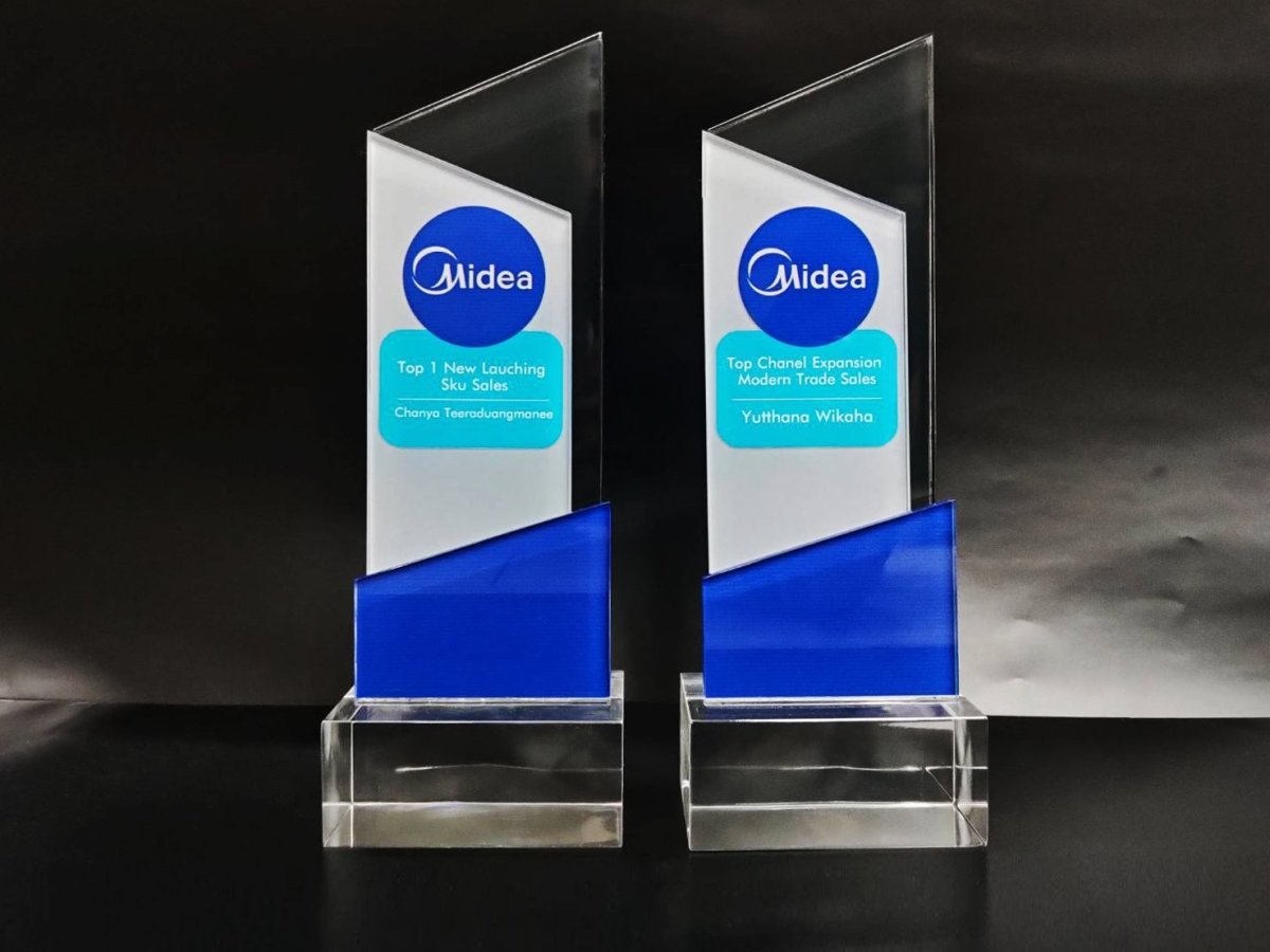 โล่รางวัล Acrylic Trophy Award อะคริลิคใส พิมพ์คมชัด ดีไซน์หรูหรา เหมาะสำหรับงานมอบรางวัล เกียรติยศ การแข่งขัน และงานองค์กร