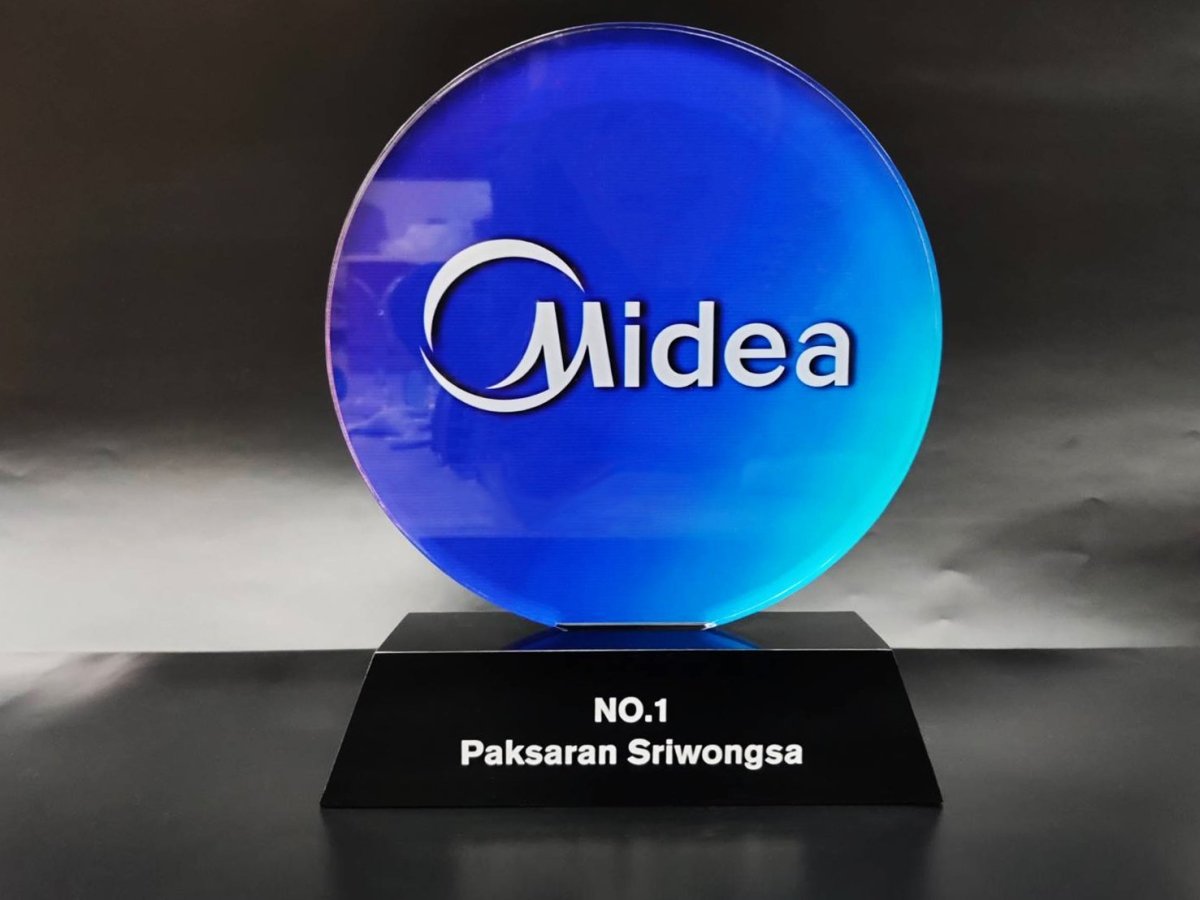 โล่รางวัล Acrylic Trophy Award อะคริลิคใส พิมพ์คมชัด ดีไซน์หรูหรา เหมาะสำหรับงานมอบรางวัล เกียรติยศ การแข่งขัน และงานองค์กร