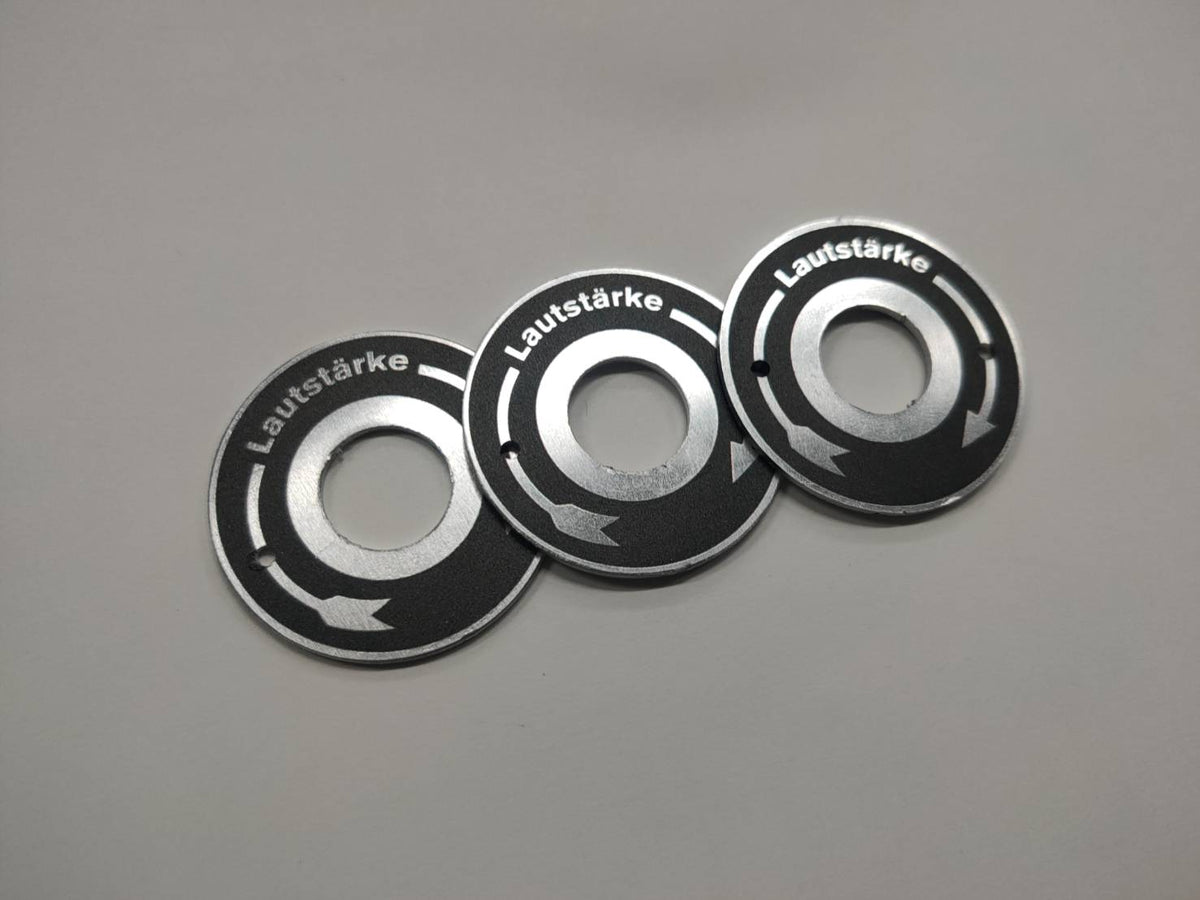 พิมพ์สกรีนยูวี รับสกรีนโลโก้ Print UV Inkjet งานพิมพ์คมชัด ทนทาน เหมาะสำหรับวัสดุหลากหลาย เช่น ไม้ โลหะ และอะคริลิค