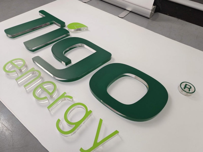 ป้ายอะคริลิคติดผนัง และอะคริลิคตัวอักษร พิมพ์คมชัด ดีไซน์หรูหรา เหมาะสำหรับป้ายบริษัท ร้านค้า และงานตกแต่งอาคาร