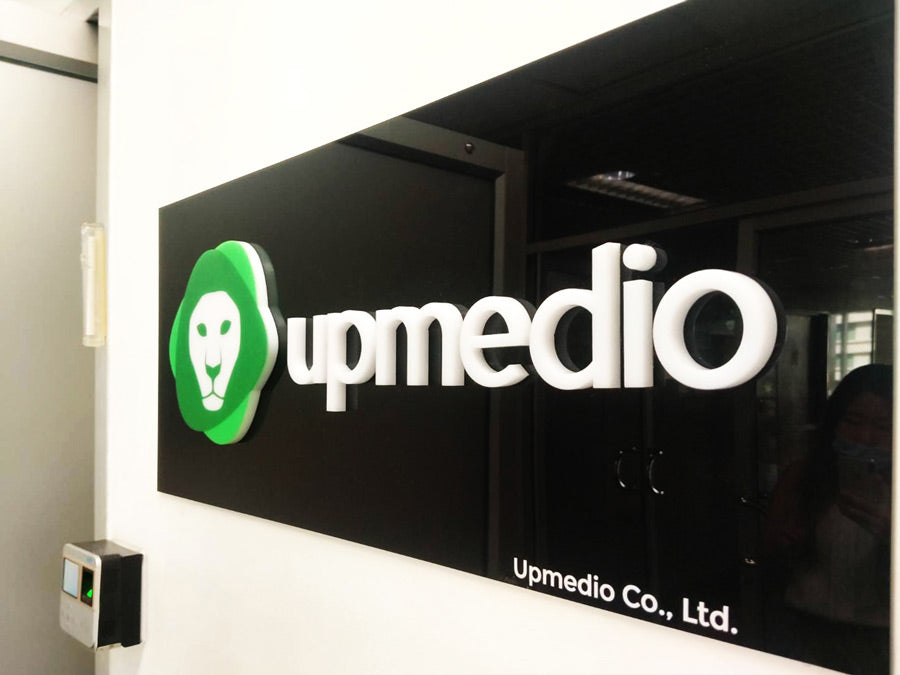 รับออกแบบ ผลิต และติดตั้งป้าย ตัวอักษรพลาสติก ตัวอักษรอะคริลิต สีขาว ป้ายตัวอักษร ป้ายบริษัทตัวอักษรนูน