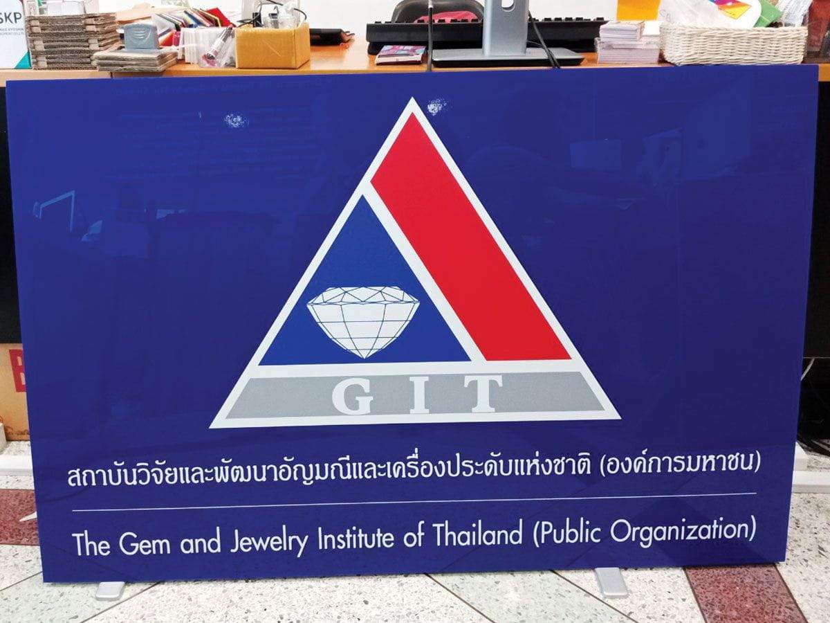 พิมพ์สกรีนยูวี รับสกรีนโลโก้ Print UV Inkjet งานพิมพ์คมชัด ทนทาน เหมาะสำหรับวัสดุหลากหลาย เช่น ไม้ โลหะ และอะคริลิค