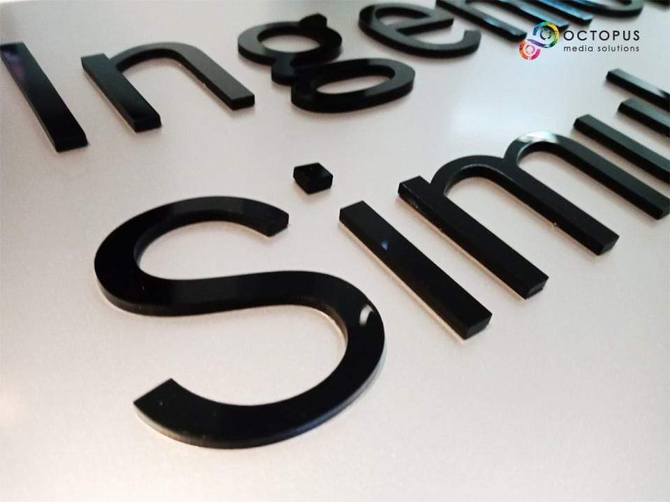 ป้ายอะคริลิคใส ตัวหนังสือสีแดง ราคาถูก พร้อมจัดส่งทั่วประเทศ ป้ายใส ร้านทำป้ายอะคริลิค