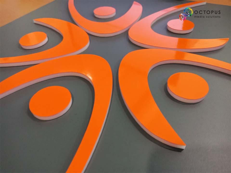 Acrylic ติด Sticker อะคริลิกสกรีนยูวี ป้ายชื่อบริษัท เล็กเซนโทร อะคริลิกติดสติ๊กเกอร์ ป้ายบริษัท ป้ายพลาสติก ใส่หมุดลอย