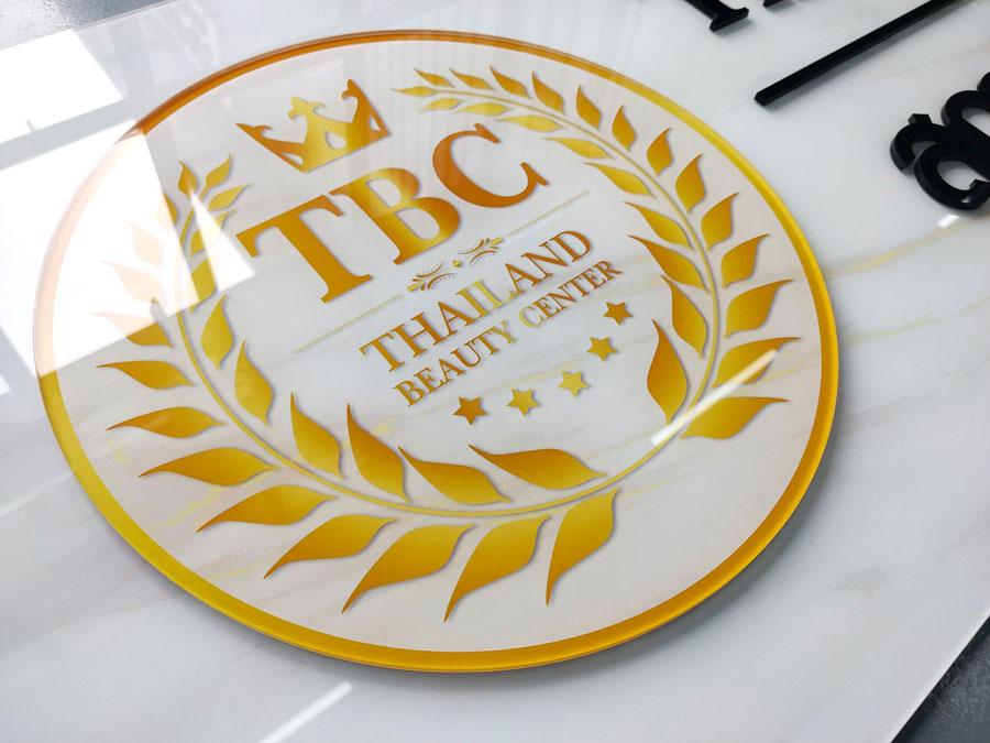 อะคริลิกใส พิมพ์สกรีน UV Curable อะคริลิกตัวนูน ป้ายอะคริลิกตัวอักษร อะคริลิกนูน