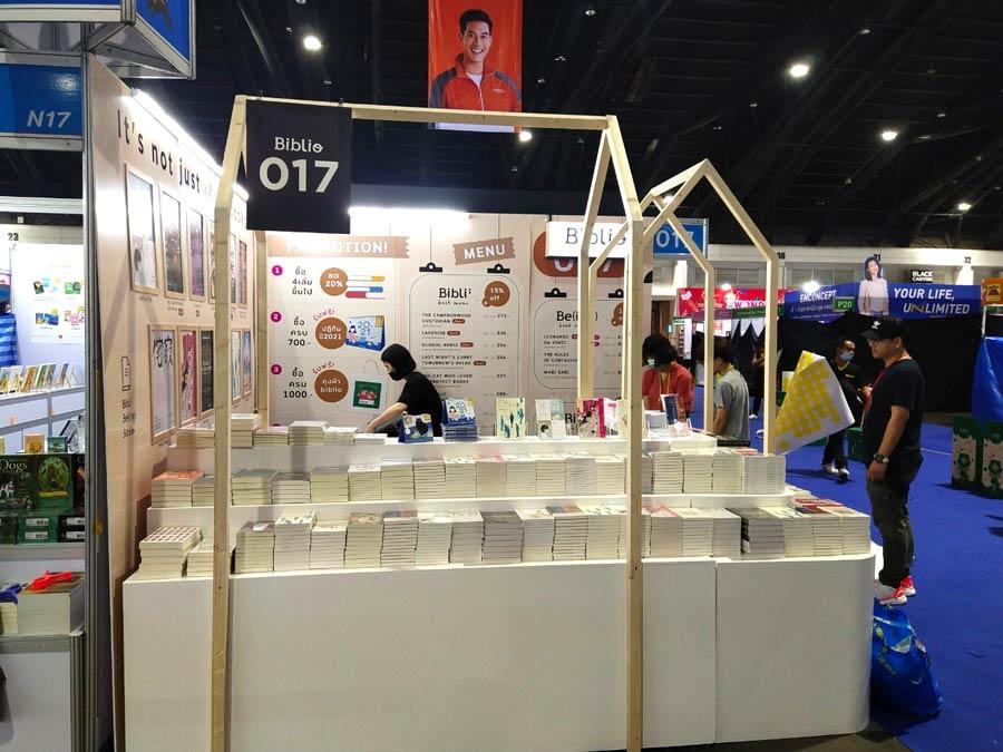 รับทำบูธแสดงสินค้า บูธออกงานอีเวนต์ และบูธ Expo ดีไซน์สวย พิมพ์คมชัด โครงสร้างแข็งแรง เหมาะสำหรับงานโปรโมชันและนิทรรศการ