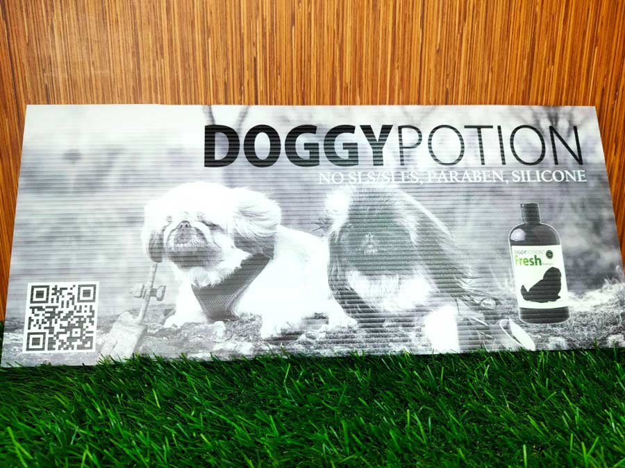 ป้ายฟิวเจอร์บอร์ด ป้ายถือ ป้ายปิงปอง ป้ายพร้อพถ่ายรูป ทัวร์ Festival Holiday ลูกทัวร์ถือถ่ายรูป