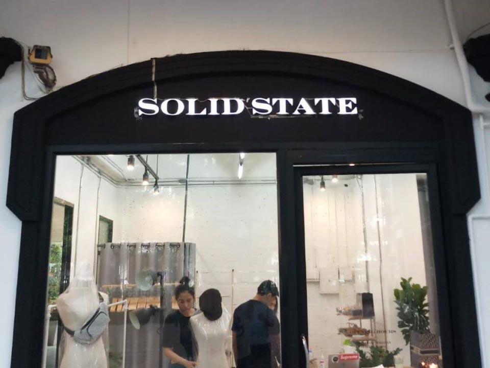 ตัวอักษรไฟ LED ป้ายไฟ และป้ายไฟโลโก้ สว่างคมชัด ดีไซน์หรูหรา เหมาะสำหรับป้ายร้านค้า บริษัท และงานตกแต่งอาคาร