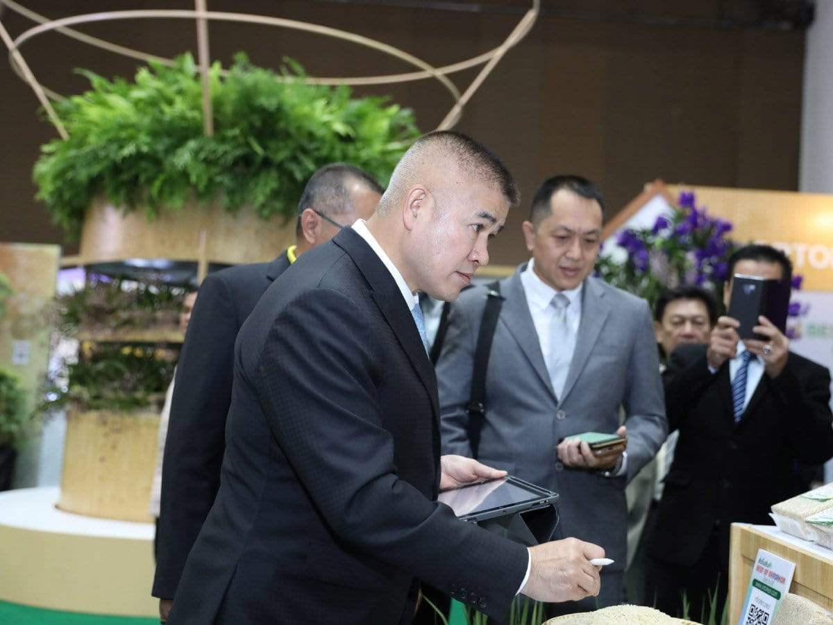 รับถ่ายภาพงานแต่ง ถ่ายภาพงานสัมนา งานบรรยายความรู้เชิงวิชาการ ถ่ายวีดีโอ