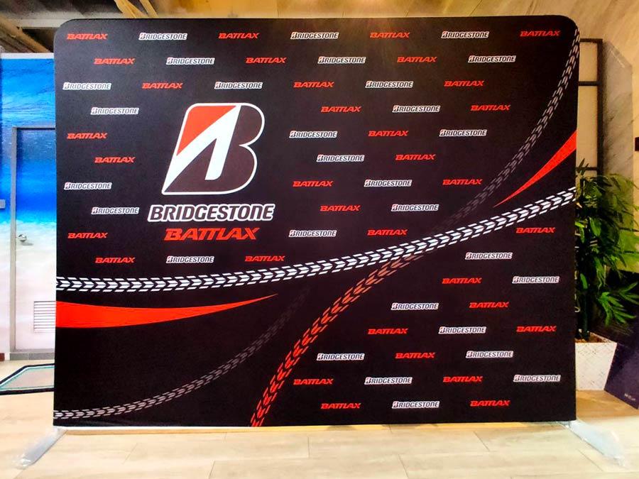 แบคดรอปผ้า Fabric Backdrop ป้ายแบคดรอปแบบผ้า ฉากถ่ายรูป ฉากจัดอีเว้นท์ อุปกรร์ออกบูธ ป้ายแบคดรอปกรุงเทพ พร้อมจัดส่ง