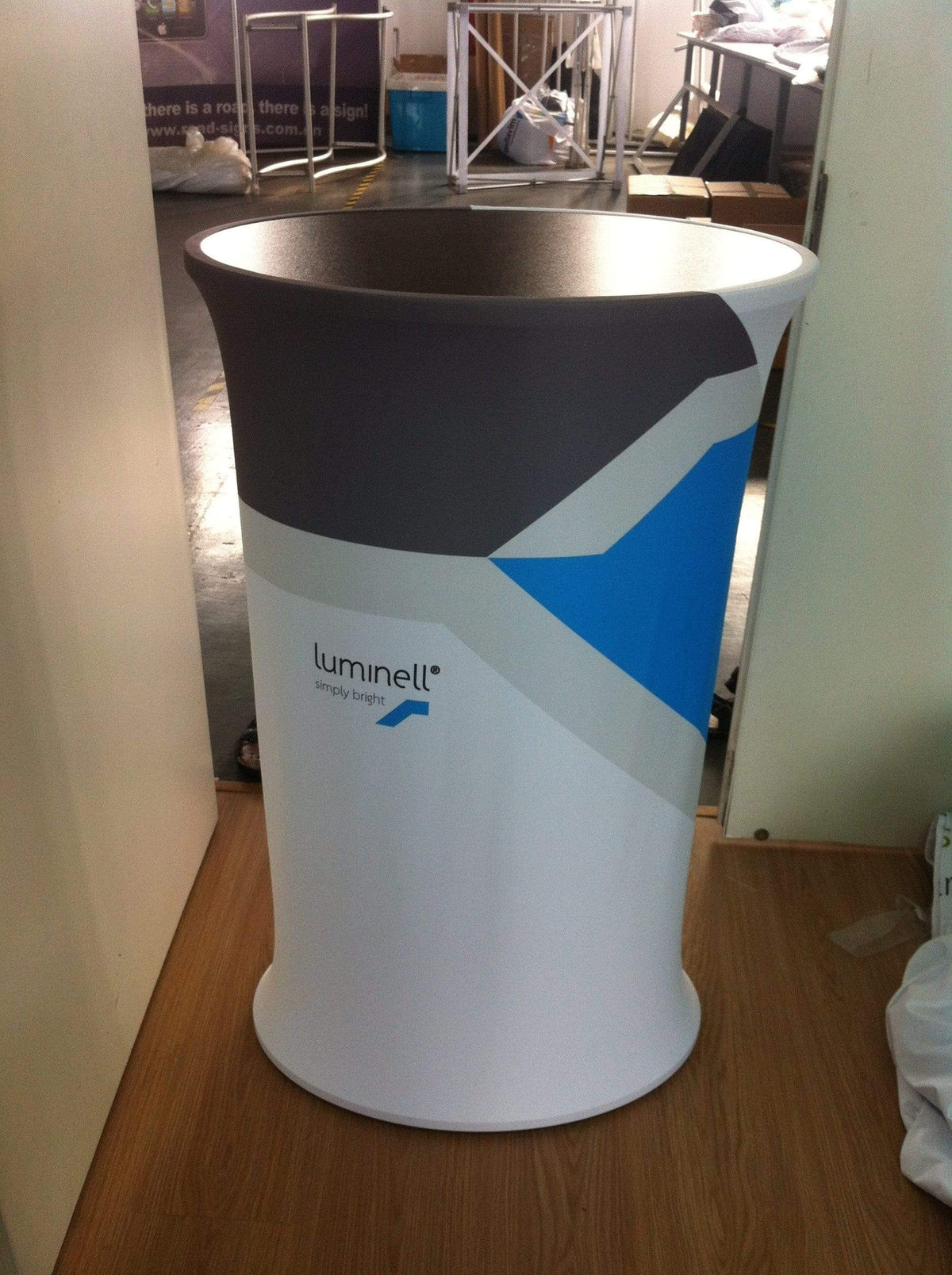 โต๊ะเคาน์เตอร์ ออกบูธ Counter โต๊ะชวนชิม โต๊ะชงชิม บูธสำเร็จรูป ราคาถูก