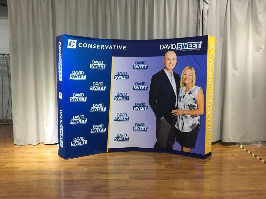 แบคดรอปผ้า ออกบูธ สำเร็จรูป - Octopus Media Solutions