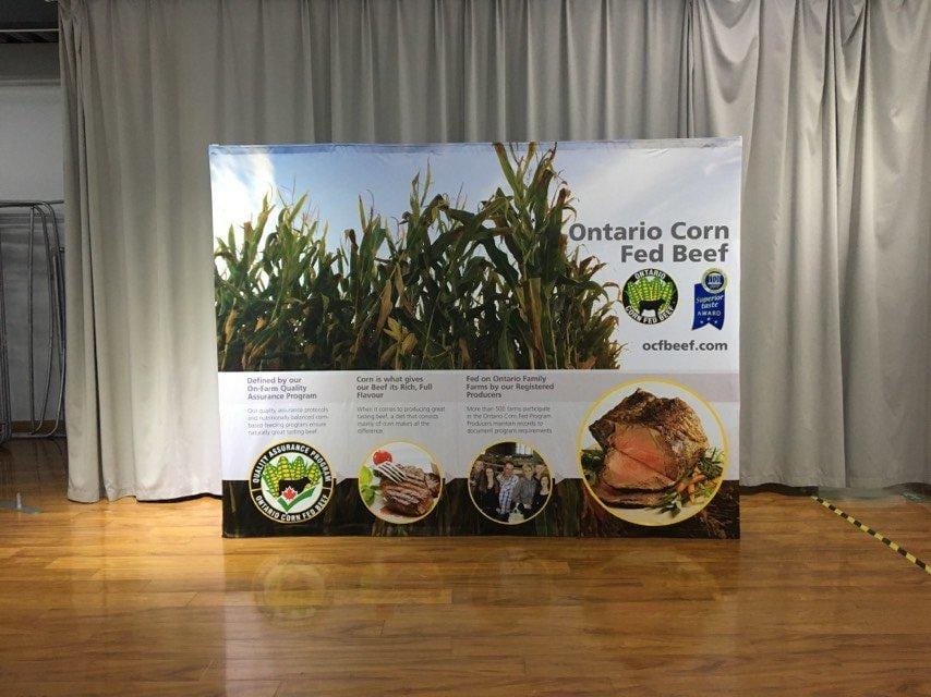 แบคดรอปผ้า ออกบูธ สำเร็จรูป - Octopus Media Solutions