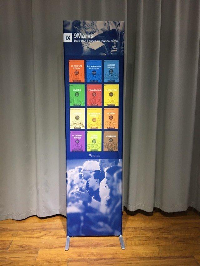 ป้ายตั้งพื้นแบบผ้า Fabric Stand น้ำหนักเบา พิมพ์คมชัด โครงสร้างแข็งแรง เหมาะสำหรับงานอีเวนต์ บูธแสดงสินค้า และโปรโมชัน