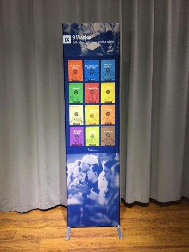 ป้ายตั้งพื้นแบบผ้า Fabric Stand น้ำหนักเบา พิมพ์คมชัด โครงสร้างแข็งแรง เหมาะสำหรับงานอีเวนต์ บูธแสดงสินค้า และโปรโมชัน