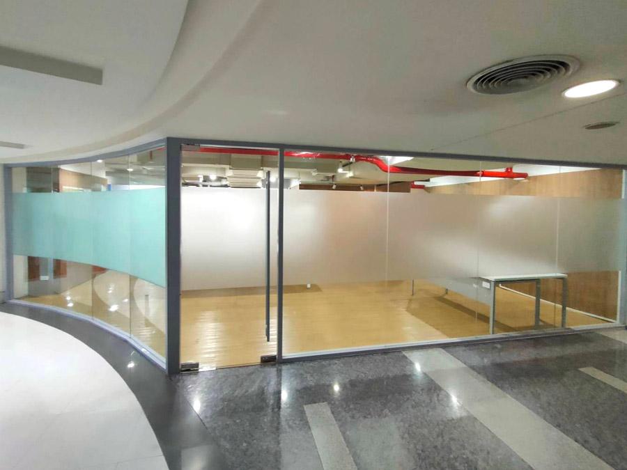 สติกเกอร์ฝ้าขุ่นติดกระจก พิมพ์สี สติกเกอร์พิมพ์ลาย ไดคัท ติดกระจก บังแดด บังสายตาคนภายนอก สติ๊กเกอร์กั้นห้อง ในออฟฟิศ