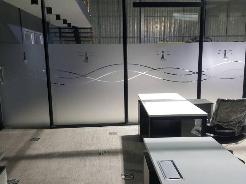 สติ๊กเกอร์ฝ้า ติดกระจก ฟิล์มฝ้าติดกระจก - Octopus Media Solutions