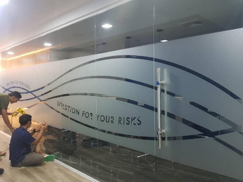 สติ๊กเกอร์ฝ้า ติดกระจก ฟิล์มฝ้าติดกระจก - Octopus Media Solutions