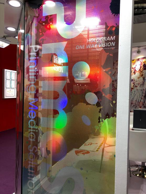 สติ๊กเกอร์ซีทรู See-through One Way Vision มองทะลุจากด้านในได้ พิมพ์คมชัด เหมาะสำหรับติดกระจกอาคารและรถยนต์