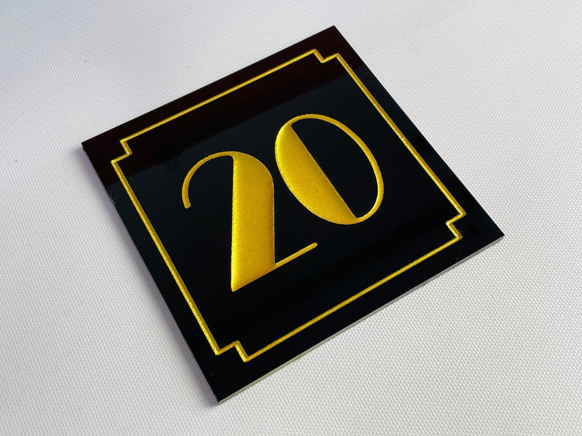 เซาะร่องอะคริลิค Laser Marking งานพิมพ์และแกะสลักคมชัด เนี้ยบหรู เหมาะสำหรับป้ายชื่อ ป้ายบริษัท และงานตกแต่งพิเศษ