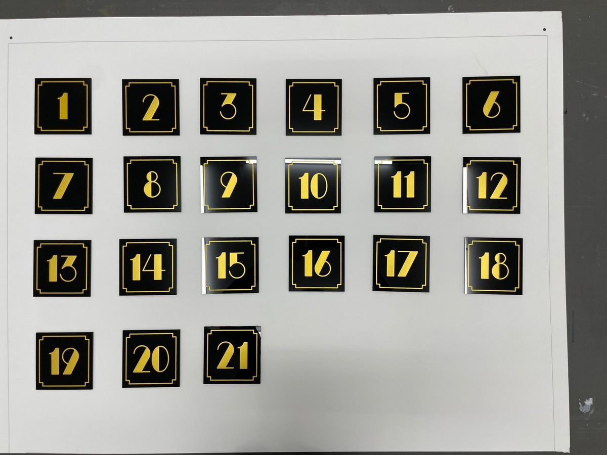เซาะร่องอะคริลิค Laser Marking งานพิมพ์และแกะสลักคมชัด เนี้ยบหรู เหมาะสำหรับป้ายชื่อ ป้ายบริษัท และงานตกแต่งพิเศษ